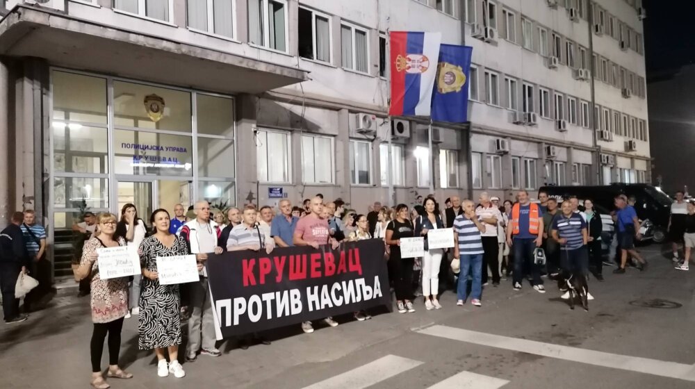 Protesti protiv nasilja održani u Kruševcu i Valjevu 1