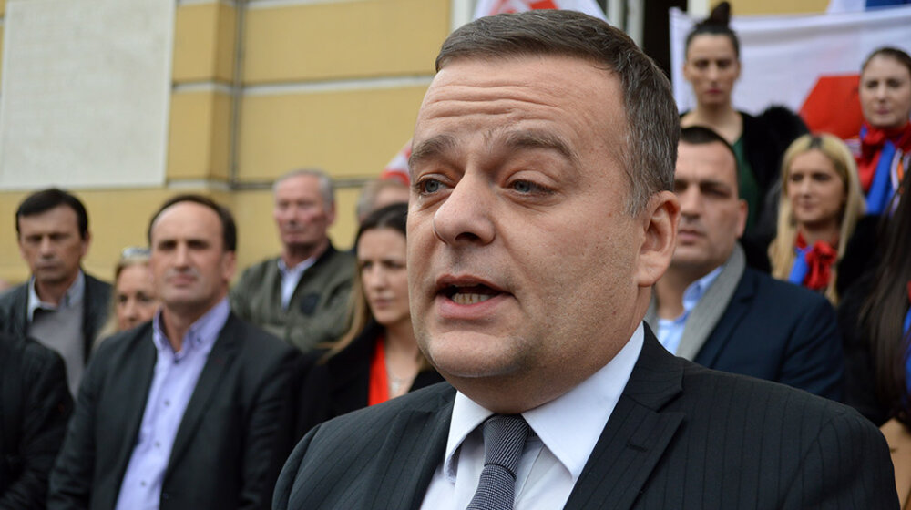Bivši načelnik Zlatiborskog okruga Boban Perišić napustio naprednjake i pridružio se pokretu Evropski put-Basta 1