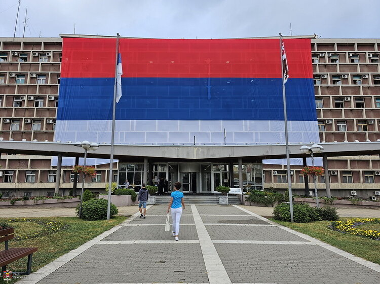 Gradonačelnik čestitao Dan zastave: Nadmašili Pink, pomešali znamenja, komentarišu Kragujevčani (FOTO) 1