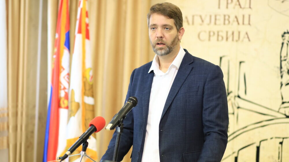 Vlast se osvaja na izborima a ne „pritiskom” na ulici: Gradonačelnik Kragujevca Nikola Dašić potvrdio ostavku na konferenciji za štampu 1