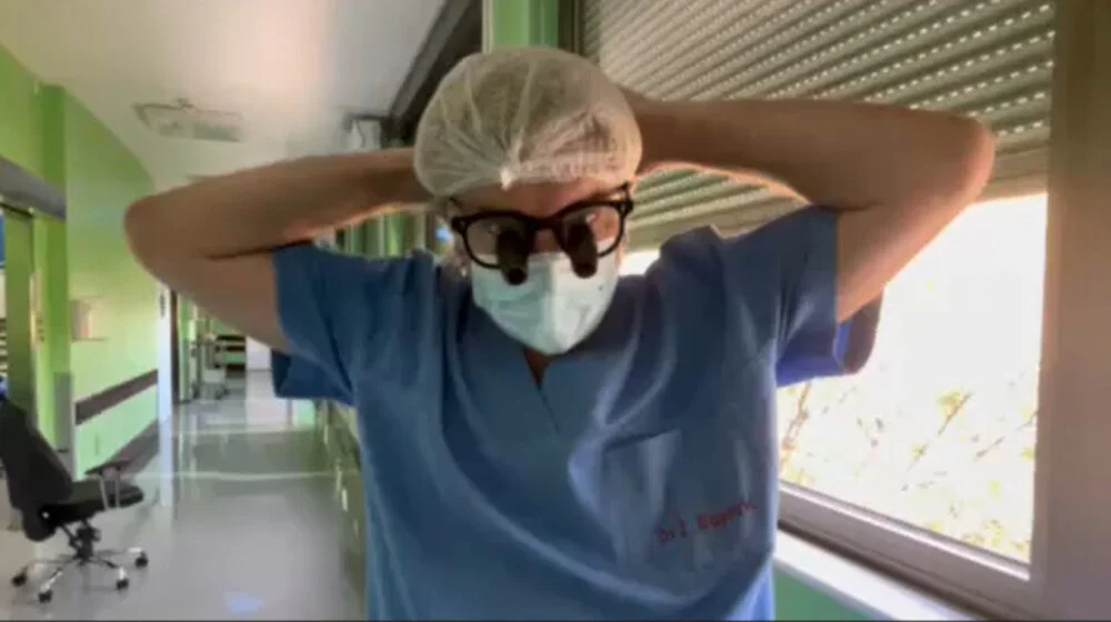 "Pacijentkinja je bila hitan slučaj, operacija na otvorenom srcu je završena": Kardiohirurg dr Željko Bojović spasao je život i poslao poruku građanima (FOTO / VIDEO) 1