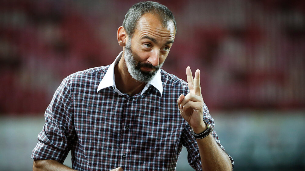 Crvena zvezda i zvanično promenila direktora omladinske škole: Mladenović dobio zahvalnicu, nasledio ga Jelić 1