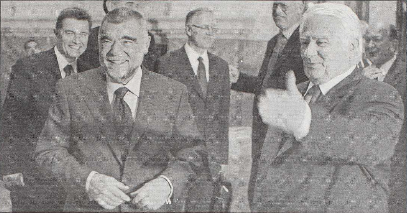 "Izvinjenja građanima obe zemlje": Kako je izgledala prva zvanična poseta hrvatskog predsednika Srbiji i Crnoj Gori? 3 "Izvinjenja građanima obe zemlje": Kako je izgledala prva zvanična poseta hrvatskog predsednika Srbiji i Crnoj Gori? 3