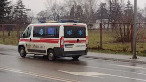 Muškarac poginuo u sudaru autobusa i automobila kod Niša 12 Muškarac poginuo u sudaru autobusa i automobila kod Niša 8