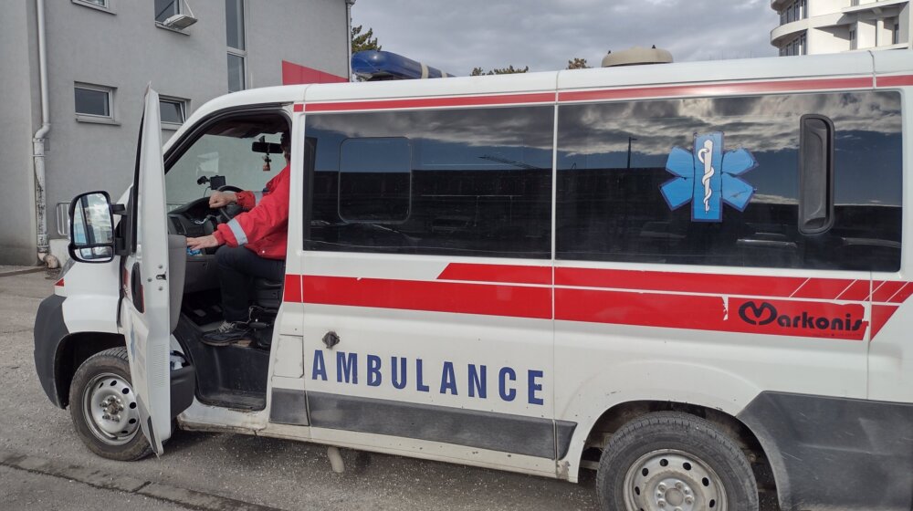 Žena povređena u saobraćajnoj nezgodi kod Stare Zvezde: Hitna pomoć Kragujevac 1