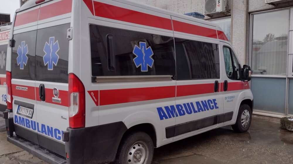 Povređena devojčica u saobraćajnoj nezgodi u Kosovskoj ulici: Hitna pomoć Kragujevac 1