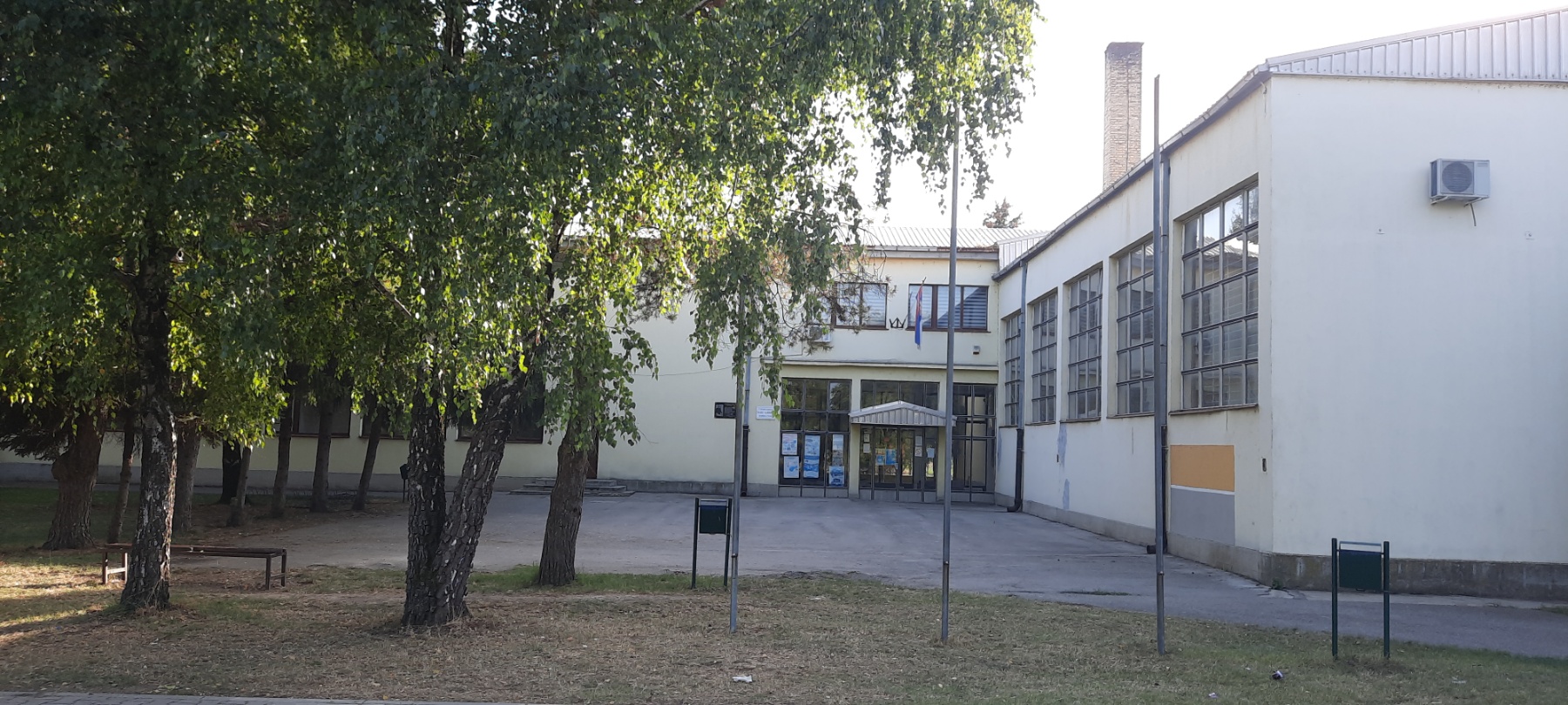 "Dobili smo donaciju, ali iz škole nas pritiskaju da kupujemo skupe komplete knjiga": Roditelji u Ravnom Selu u borbi za besplatne udžbenike 2 "Dobili smo donaciju, ali iz škole nas pritiskaju da kupujemo skupe komplete knjiga": Roditelji u Ravnom Selu u borbi za besplatne udžbenike 2