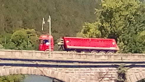 (FOTO) Preusmeravanje saobraćaja preko Starog kamenog mosta u Raškoj ugrožava živote ljudi 15