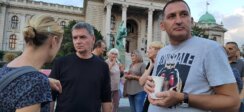 IMG_20230916_182005_b Završen 20. protest "Srbija protiv nasilja" ispred RTS-a: Srbija nije gluva soba u kojoj se čuje "samo za parizer" (FOTO) 2