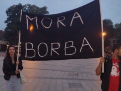 U Kraljevu održan protest "Srbija protiv nasilja" posvećen Predragu Voštiniću (FOTO) 11