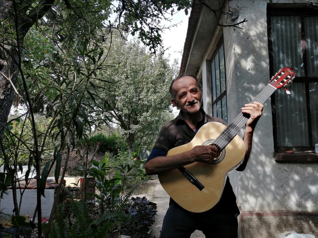 Ceo život je popravljao za njima, a sada oni popravljaju za njega: Bivši učenici subotičke škole obnavljaju trošnu kuću školskom domaru 9