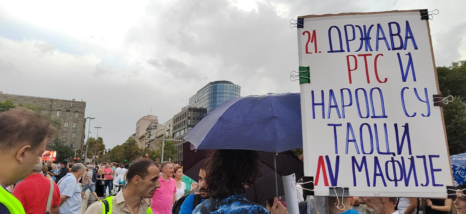 "Država i narod su taoci mafije": Kako je izgledao 21. protest Srbija protiv nasilja u slikama (FOTO) 17 "Država i narod su taoci mafije": Kako je izgledao 21. protest Srbija protiv nasilja u slikama (FOTO) 17