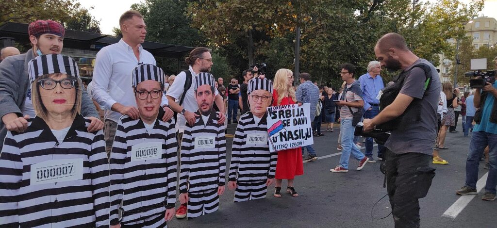 "Čeka nas velika borba, u decembru": Kako je izgledao 22. protest "Srbija protiv nasilja" u slikama (FOTO) 4