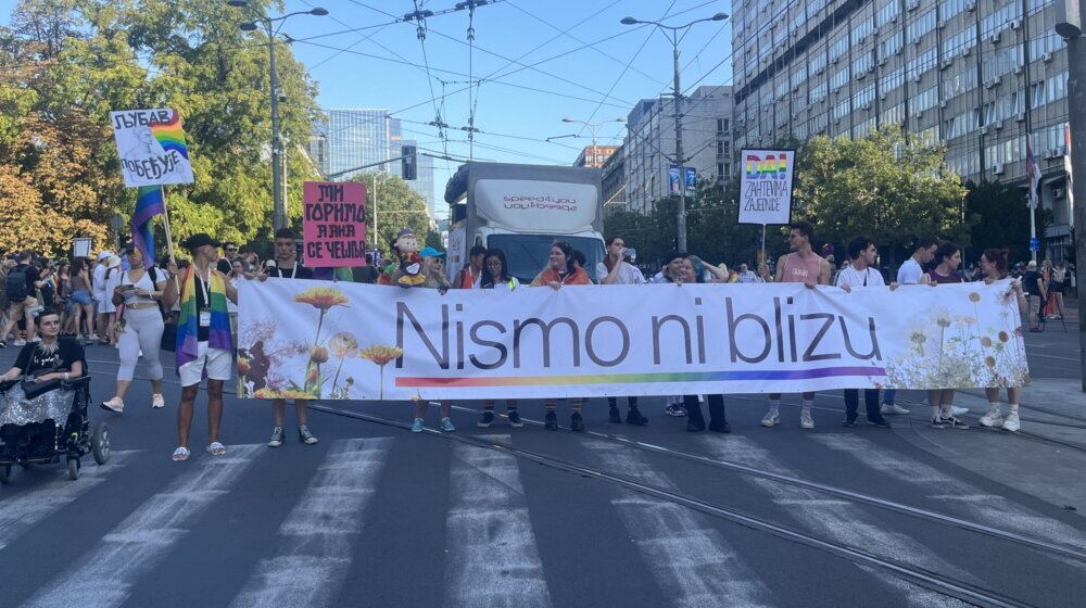 Završena Prajd šetnja: Organizatori smatraju ovo najmasovnijim Beograd Prajdom ikad, centar grada otvoren za saobraćaj (VIDEO, FOTO) 1