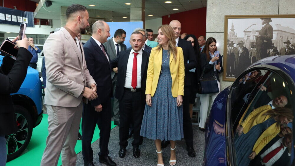 Sajam električnih automobila u Novom Sadu: Ministarka Đedović najavila nove zakonske mere koje će pospešiti korišćenje obnovljivih izvora energije 2