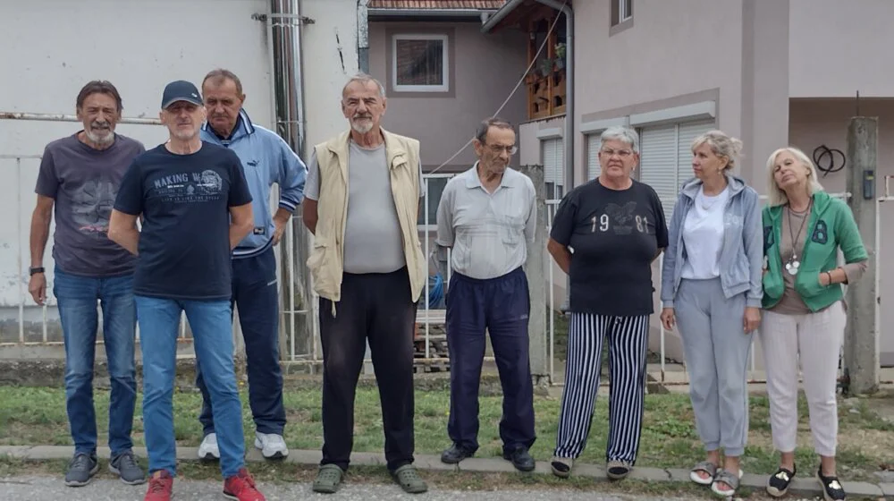 "Pomažite, pocrkasmo": Stanovnici kragujevačkog naselja Grujina česma decenijama se dave u fekalnoj kanalizaciji (FOTO, VIDEO) 1