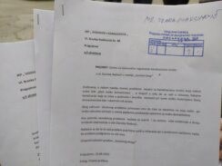 "Pomažite, pocrkasmo": Stanovnici kragujevačkog naselja Grujina česma decenijama se dave u fekalnoj kanalizaciji (FOTO, VIDEO) 10