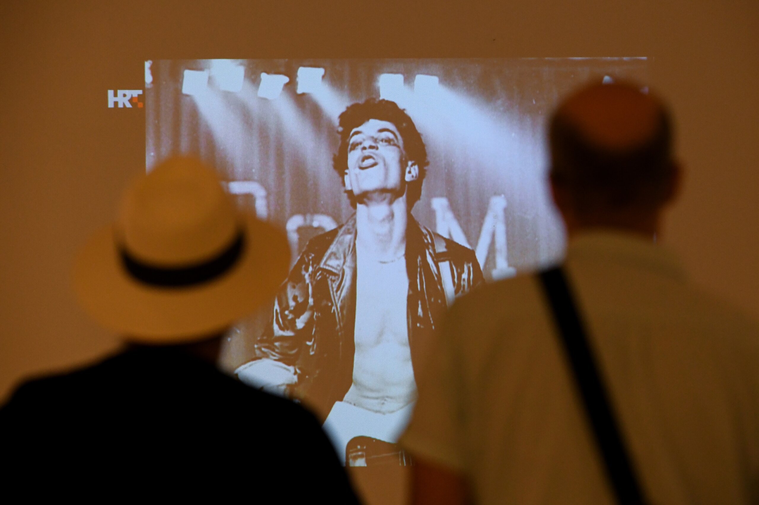 Otvorena izložba "Krivo srastanje" : Fotografije koje su i danas sporne, izazovne, melanholične... 2