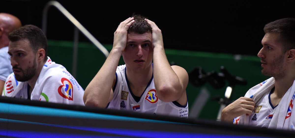 Srbija vodila 16 poena razlike, pa izgubila od Italije: "Orlovi" sad mogu da ostanu i bez plasmana u četvrtfinale Mundobasketa 2 Srbija vodila 16 poena razlike, pa izgubila od Italije: "Orlovi" sad mogu da ostanu i bez plasmana u četvrtfinale Mundobasketa 2