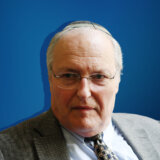 "Vučić je unuk žrtve koja je ubijena u Jasenovcu, nisam siguran da je u Srebenici bio genocid": Ko je Efraim Zurof za koga Stepinac ne zaslužuje da bude svetac? 8