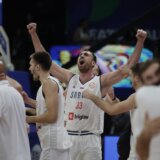 Košarkaši Srbije protiv Nemačke za zlato na Svetskom prvenstvu, prenos ispred Arene na velikom video-bimu 4