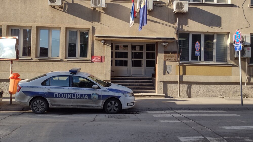 Dosadašnja istraga kragujevačke policije nije potvrdila da je detetu podmetnuta droga u bomboni 1