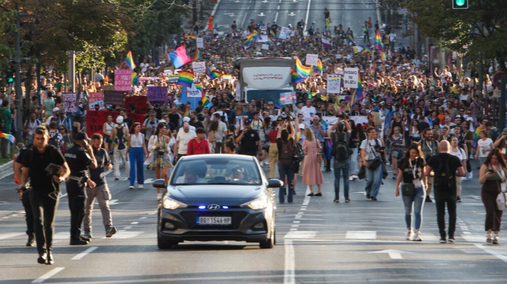Arhiv javnih skupova: U šetnji učestvovalo oko 4.000 ljudi, drugi najbrojniji beogradski Prajd 1