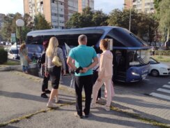 Došli smo da podržimo sami sebe jer je obrazovni sistem na dnu posle decenija urušavanja: Kragujevački prosvetari na protestu u Beogradu 5