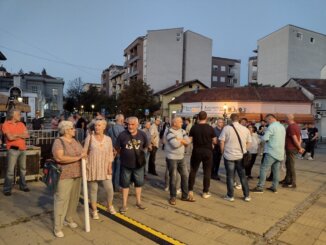 Ili mi ne propadamo ili dno ne postoji, poruka sa protesta u Kragujevcu 4