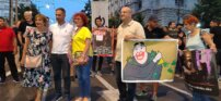 Završen protest "Srbija protiv nasilja": Na zgradu Pinka bacana jaja i toalet papir, obezbeđivalo privatno obezbeđenje (VIDEO, FOTO) 9
