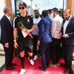 (FOTO) Kristijano Ronaldo stigao u Teheran na meč azijske Lige šampiona: Obožavaoci probili kordon policije ispred hotela u kojem se nalazi portugalska fudbalska zvezda 17