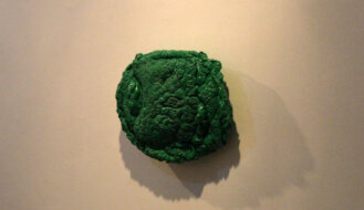 Rad Petra Sibinovica (1) „Reciklirane strukture“ Petra Sibinovića u Užicu: Skulpture od prerađenih plastičnih materijala (FOTO) 5