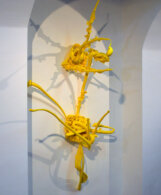 Rad Petra Sibinovića u GG Užice Foto Nenad Kovačević (1) „Reciklirane strukture“ Petra Sibinovića u Užicu: Skulpture od prerađenih plastičnih materijala (FOTO) 7