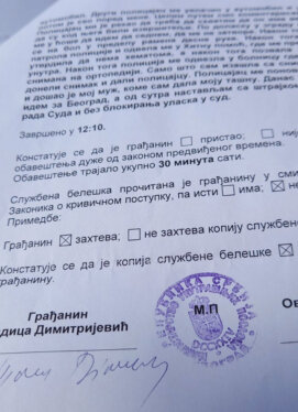 (FOTO) Policija je „sklonila”, iako je uredno prijavila protest: Radica Dimitrijević već treći dan štrajkuje glađu ispred suda u Požarevcu 6