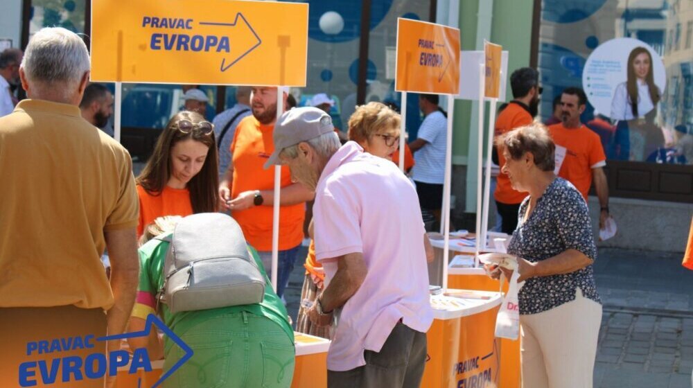 SNS već 10 godina obustavlja ulazak Srbije u EU: SSP Kragujevac u akciji „Pravac Evropa” 1