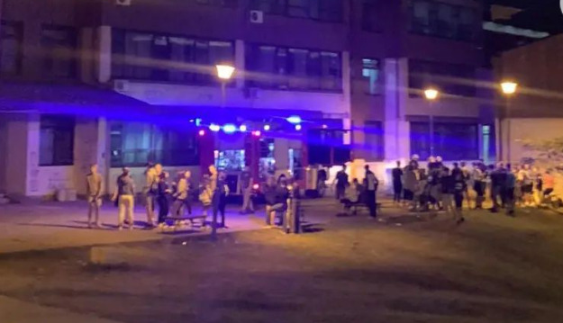 Manji požar izbio u OŠ "Branko Ćopić" na Vidikovcu, nema povređenih (VIDEO) 1