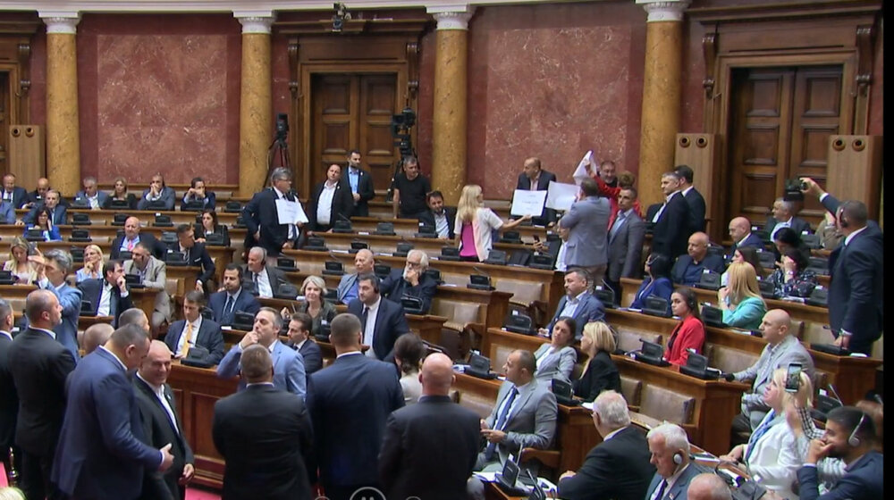 Pavle Grbović o tome šta se dešavalo u Skupštini: Vlast angažovala policiju, vojsku i obezbeđenje da ih čuva od opozicije u parlamentu 1