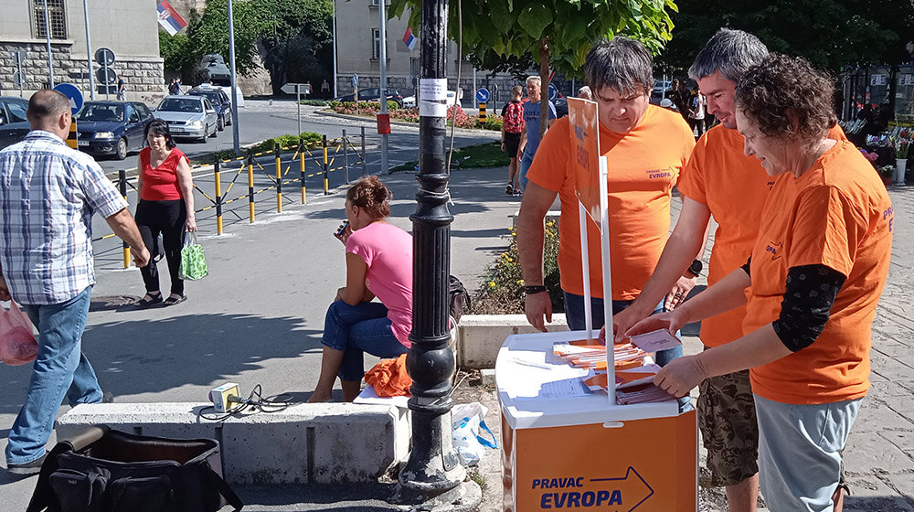 Kampanju Stranke slobode i pravde u Užicu, potpisima podržali i naprednjaci: Bitno je da svi radimo u interesu Srbije 1