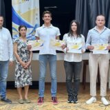 Strahinja Trivković iz Treće beogradske gimnazije pobedio na nacionalnom takmičenju iz engleskog jezika na Akademiji umetnosti u Novom Sadu 11