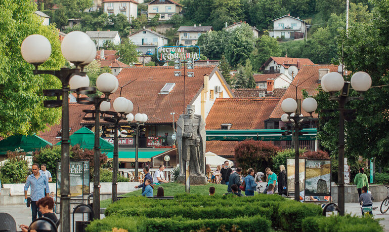 Plate u Valjevu za više od 11.000 dinara niže od republičkog proseka 1