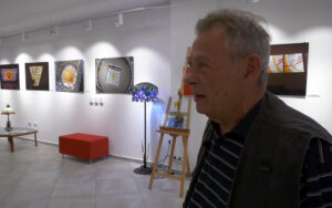 „Vez od stakla“: Umetnička dela iz radionice „Tifani“ na izložbi na Zlatiboru 2