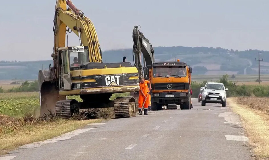 Napreduju radovi na putu Laćarak-Čalma, moguće da će biti završeni pre roka 1