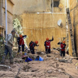 Broj poginulih u poplavama u libijskom gradu Derni porastao na 11.300 12