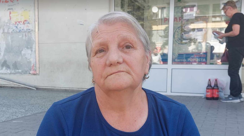 "Sramota je da to zovu Vučićeva salama": Reporter Danasa u razgovoru sa Zaječarcima o sniženju cena 5