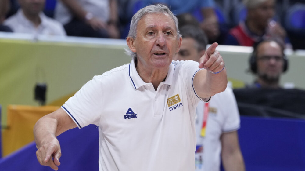 (VIDEO) Pešićev poljubac za Simanića 1