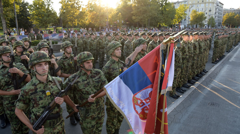 Najmlađi oficiri Vojske Srbije uvežbali nastup ispred Narodne skupštine 1