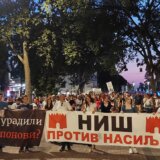 “Šta ste uradili da se ne ponovi?”: Dvanaesti protest “Srbija protiv nasilja” u Nišu 9