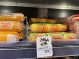 "Po 'Boljoj ceni' nema hleba i majoneza": Pitali smo građane da li su "pohrlili" u markete nakon sniženja (FOTO) 11