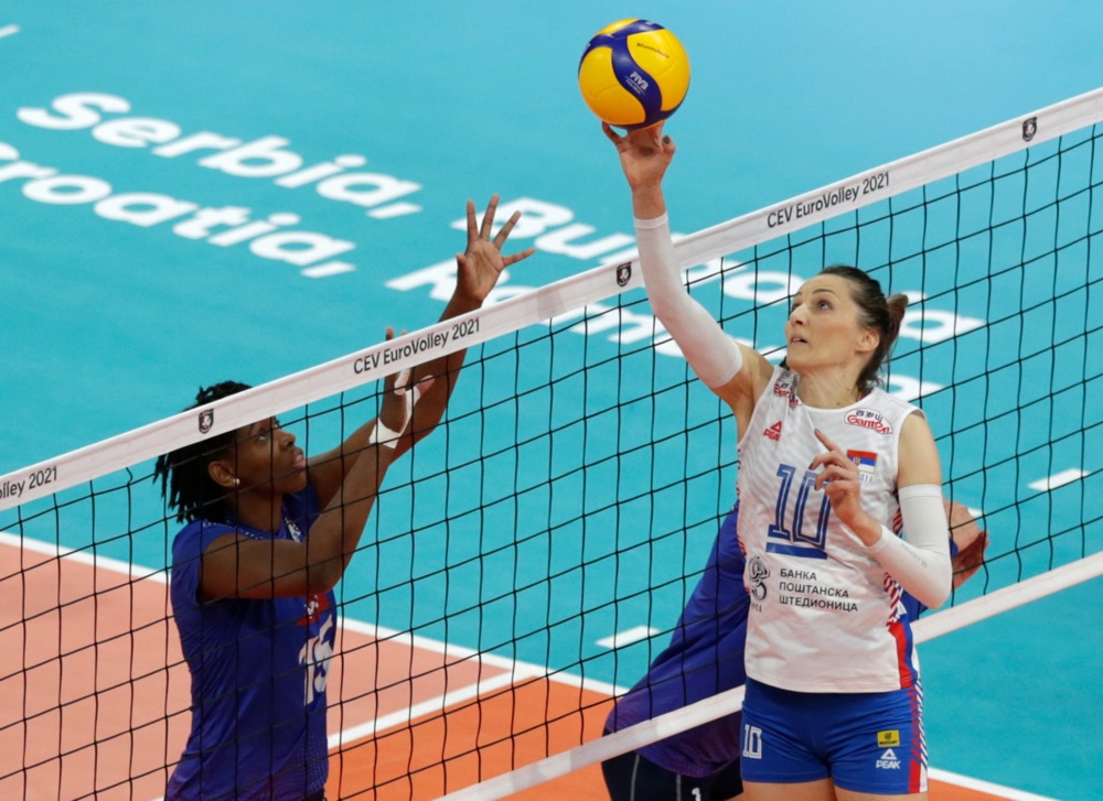 Primer za odanost reprezentaciji, "paker" sa osećajem za saigračice: Ko je Maja Ognjenović, odbojkašica koja Srbiji godinama unazad donosi medalje? 2 Primer za odanost reprezentaciji, "paker" sa osećajem za saigračice: Ko je Maja Ognjenović, odbojkašica koja Srbiji godinama unazad donosi medalje? 2