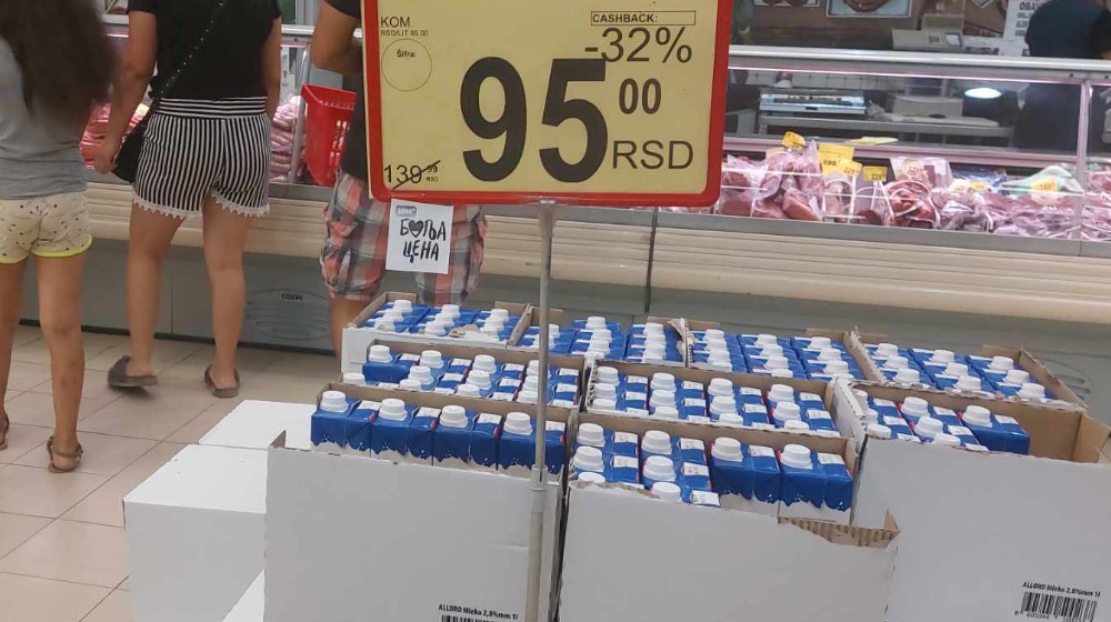 "Sramota je da to zovu Vučićeva salama": Reporter Danasa u razgovoru sa Zaječarcima o sniženju cena 7